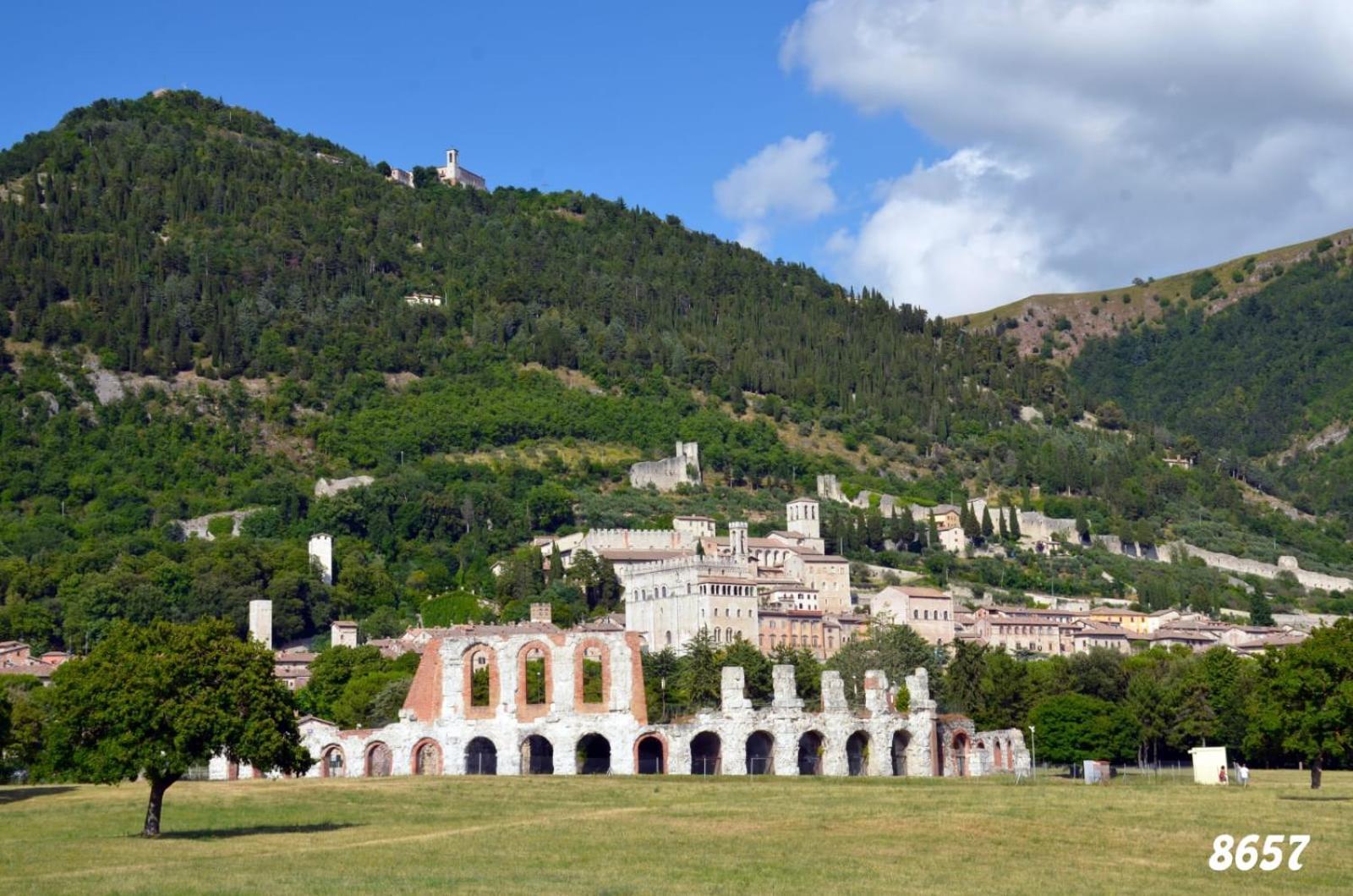 La Dimora Di Pietra Apartment Gubbio Exterior photo
